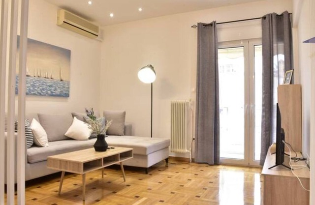 GTD8325 - Filopappou Hill apt