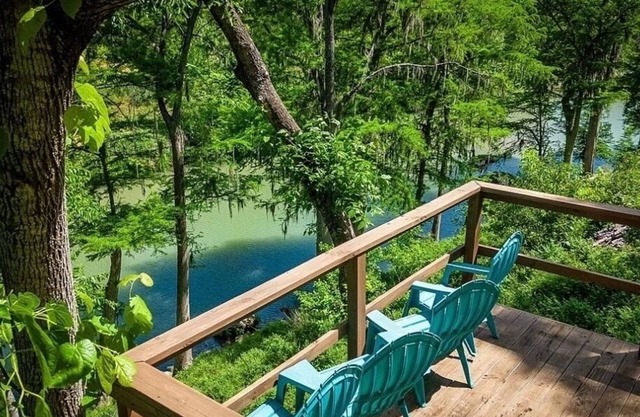 Guadalupe River Escape - A Quiet Retreat with Amazing Views