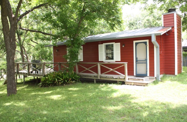 Guadalupe River Road Retreat Honeymoon Cabin