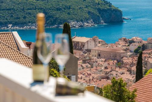 Guest house AllineedDubrovnik Choose between Double room or penthouse or studio apartments FREE PARKING