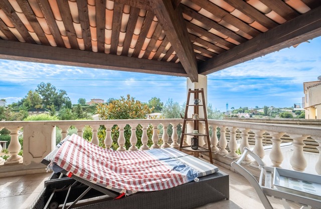 Guest Room 'Proche De Nice' with Sea View, Wi-Fi and Air Conditioning