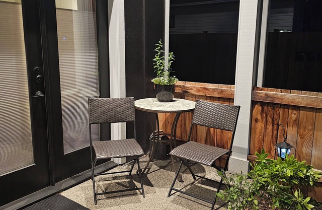 Guest Suite in Historic Downtown Snohomish - walk to shop, dine, adventure!