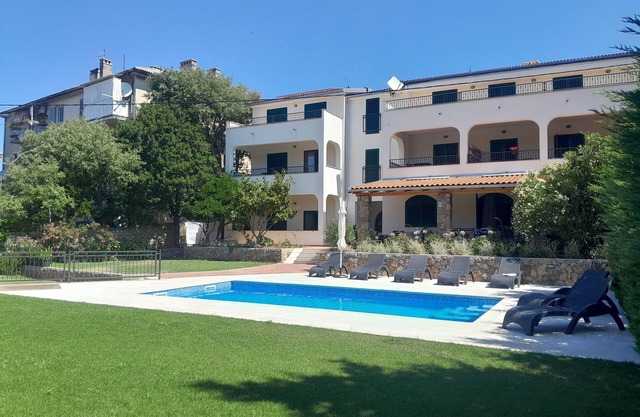 Guesthouse Ruža Ap 1 - 2+1 in Senj