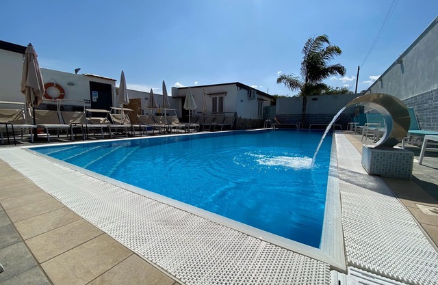 Guesthouse with Pool, SPA, Wifi, Parking. Not Far From Sorrento, Naples & Amalfi