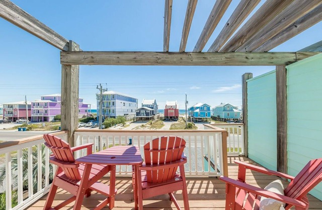 Gulf View & Private Beach Access!