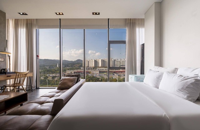 Gwangyang Harbor Bridge Hotel