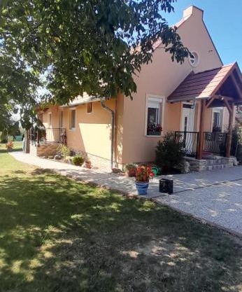 Gyöngyvirág apartman delux