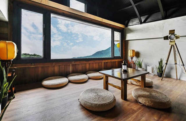 H& Jiufen The Ocean Theory