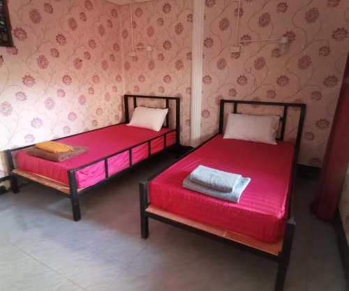 Haadrin Village near the pier