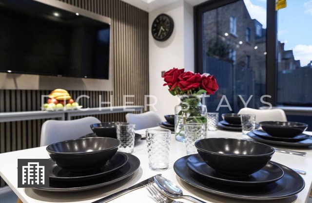 Hackney Suites - Double Room (L2)