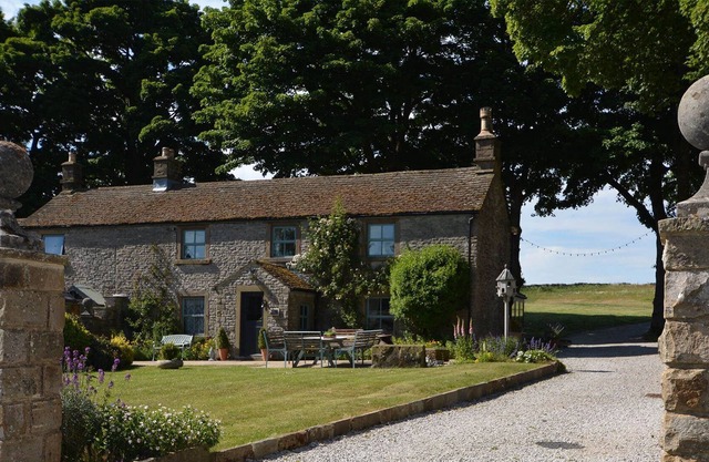 Haddon Grove Farmhouse - glorious group accommodation with pool, games and lots of heart