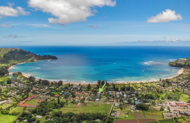 Hale Ka Mahina, walk to Hanalei Bay & town. TVNC-1115