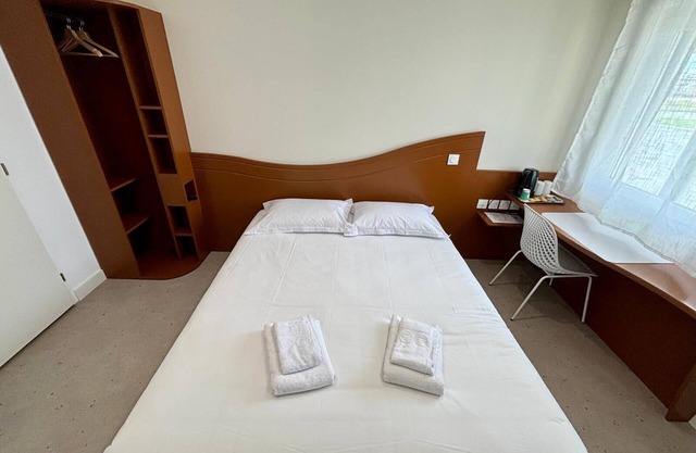 Halte Hôtel Situé à la Sortie de La10, un Hotel Confortable Pour se Reposer !