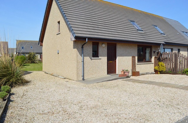 Hamn-vagr Self-catering - lovely 3-bedroom house with garden