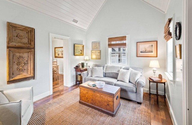 Hampshire Cottage in Ivy| 30+ Days Near Cville | Pet Friendly