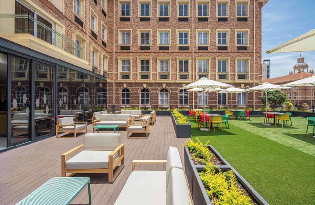 Hampton By Hilton Sandton Grayston