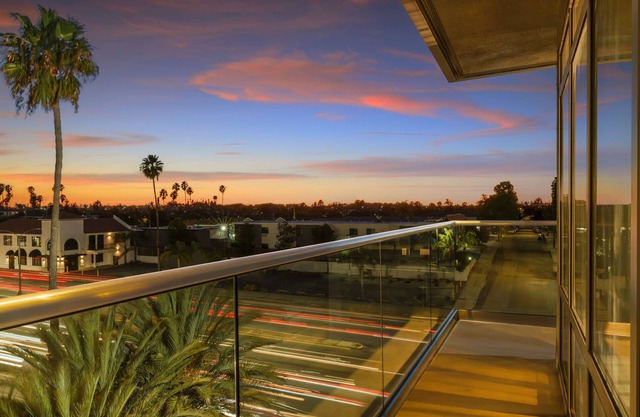 Hampton Inn & Suites LAX El Segundo