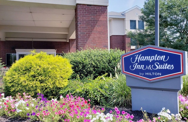 Hampton Inn & Suites Newtown