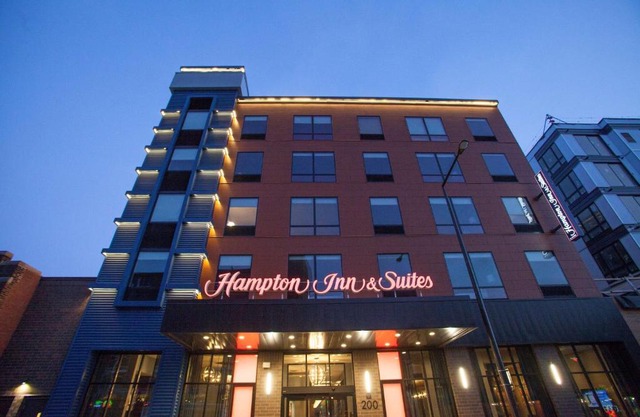 Hampton Inn & Suites St. Paul Downtown