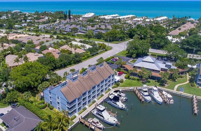 Harbor View and short walk to ocean