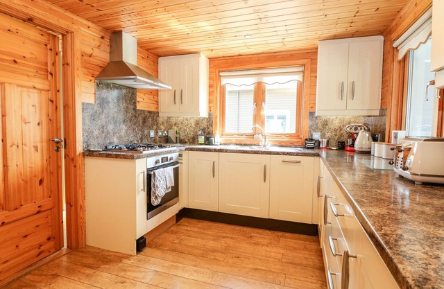 HARMONY HOUSE, family friendly, with pool in Belton, Norfolk