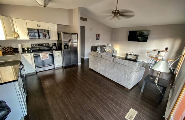 Harpers Ferry Mountain Retreat - 3 Bedroom Near Wineries w/Laundry & Fire Pit