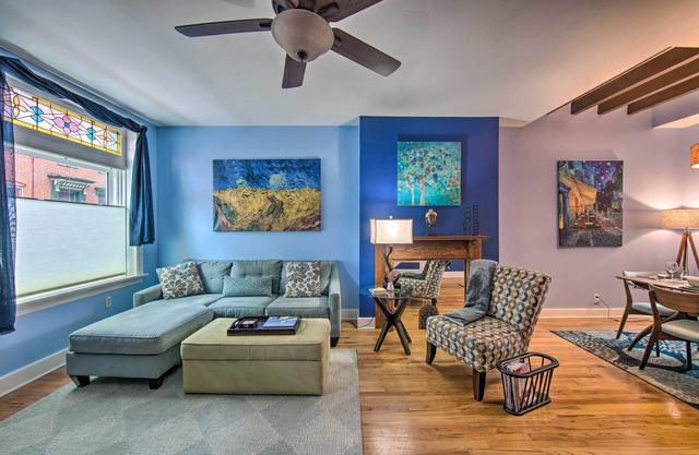 Harrisburg Retreat w/Deck, Balcony & Grill!
