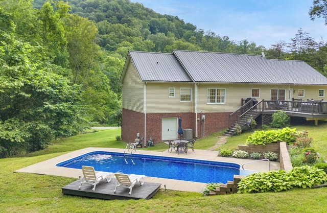 Hatton Hideaway at Red River Gorge! Pool/Hot Tub/Arcade Game Room