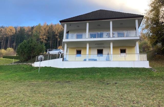 Haus am Fuße des Semmerings