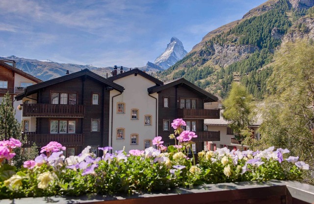 Haus Arbgrat - Stunning 3rd floor apartment with Matterhorn views.