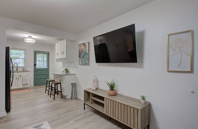 Haven in Hapeville near cutest Downtown area + Porsche Downtown ATL & Airport