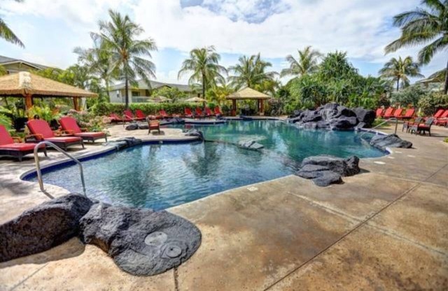 Hawaii Condo Close to Beach, Golf, Pool and Restaurants
