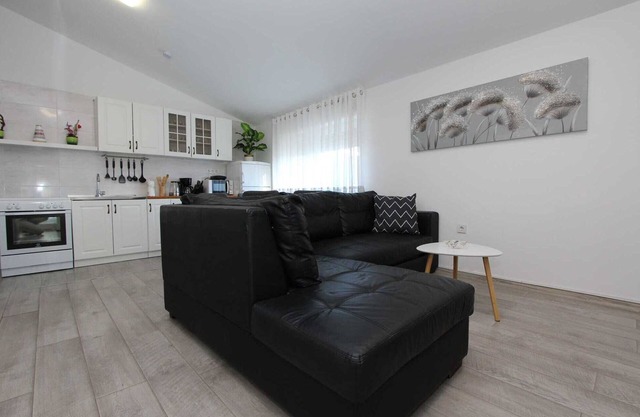 HAWAII One-Bedroom Apartment 7