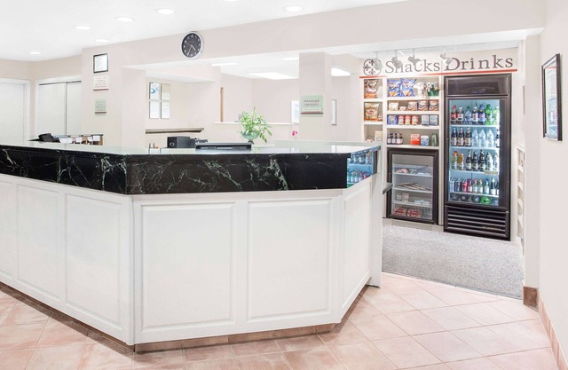 Hawthorn Extended Stay by Wyndham Green Bay