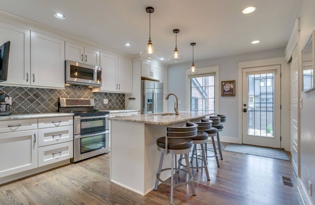 Heart of 12 South Premier Location Peaceful & Private Townhouse