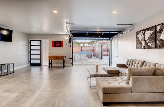 Heart of San Diego in Old Town. Private Oasis- 2 with heated Jacuzzi NEAR ALL.