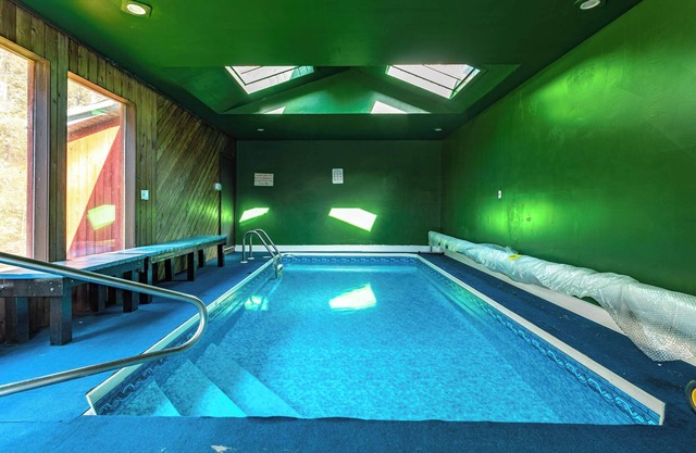 Heated Indoor Private Pool | Stream Front | Game Room