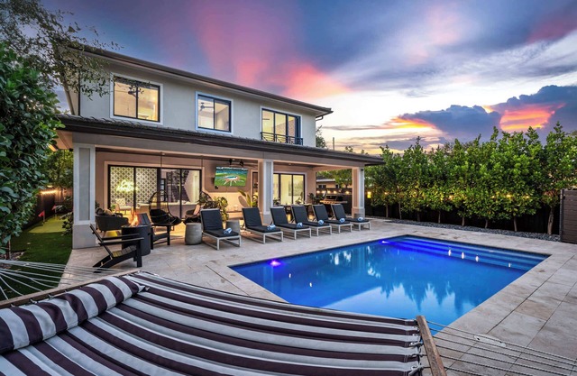 Heated Pool, Arcades, Golf - 5 Minutes to Las Olas