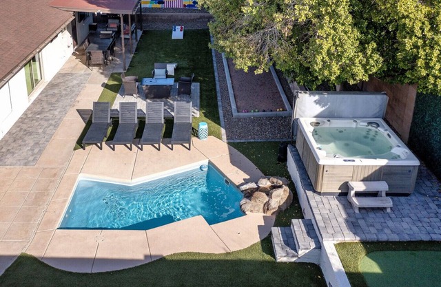 Heated Pool - Spa - Arcade Games - Pool Table - Ping-Pong - Bocce - Putt Putt