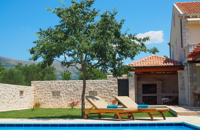 Heated private pool, near Dubrovnik,8+2,ideal for families&groups