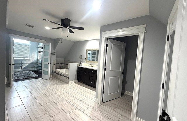 Heaven: 4BR/3.5 BT - Large Spacious Home w/Beautiful Sunroom