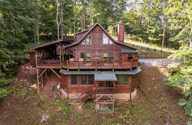 Heaven Sent - Spacious Family Cabin on Lake Nantahala