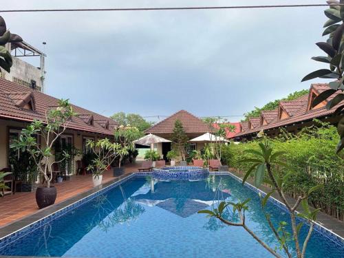 Hello Kampot Resort