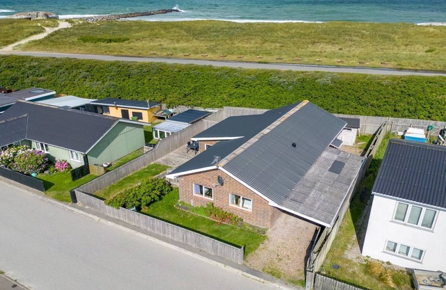 "Heming" - 100m from the sea by Interhome