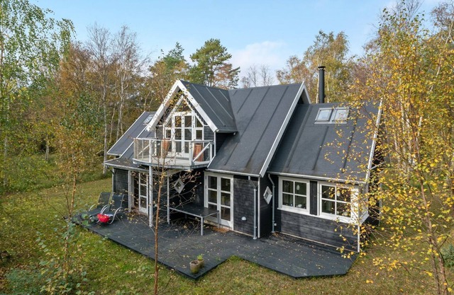 "Henni" - 2.5km from the sea by Interhome