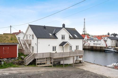 Henningsvær Harbour Haven