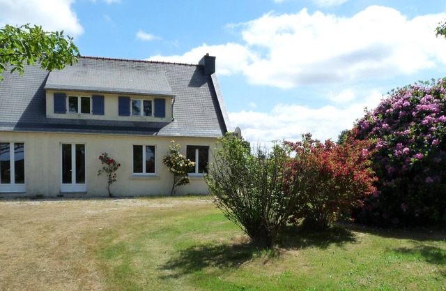 Hent Meur, family home