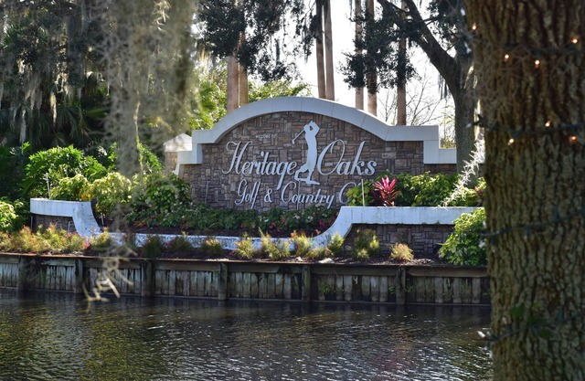 Heritage Oaks Golf & Country Club Condo