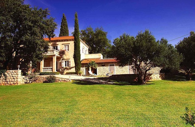 Heritage villa perfect for families with pets