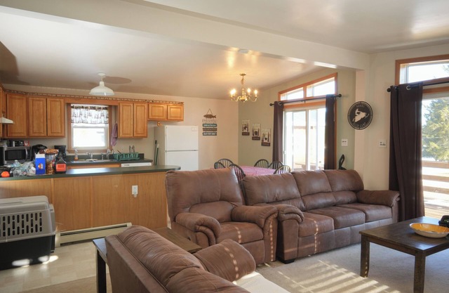 Herkimer House @ Beachfront Eagle Bay Village